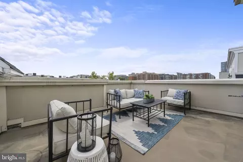 312 I St SE, Washington, DC 20003 photo 3