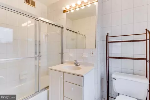 160 12th St SE, Washington, DC 20003 photo 19