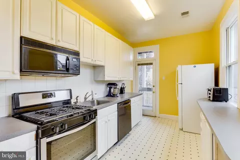160 12th St SE, Washington, DC 20003 photo 7