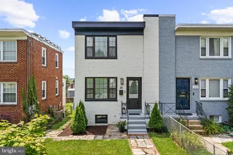 215 Oglethorpe St NE, Washington, DC 20011