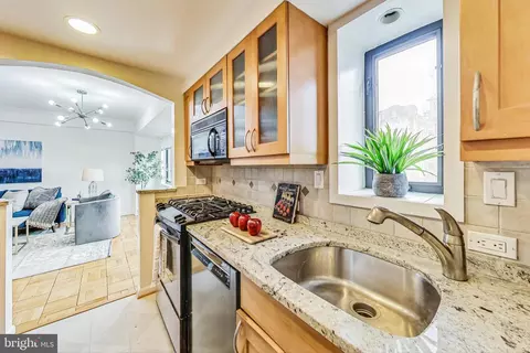 3701 Connecticut Ave NW #818, Washington, DC 20008