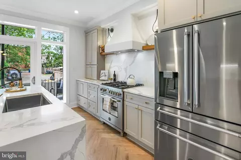 329 11th St NE, Washington, DC 20002 photo 12