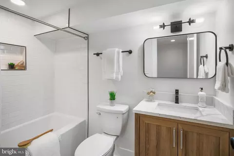 329 11th St NE, Washington, DC 20002 photo 36