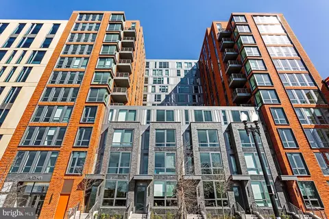 1211 Van St SE #914, Washington, DC 20003