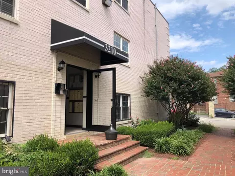 3210 8th St SE #6, Washington, DC 20032