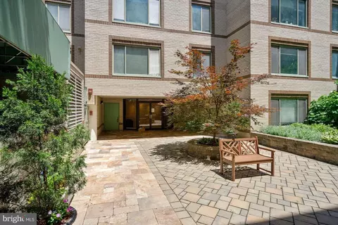 2141 Wisconsin Ave NW #102, Washington, DC 20007