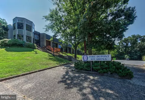 4002 E Se SE #204, Washington, DC 20019 photo 12