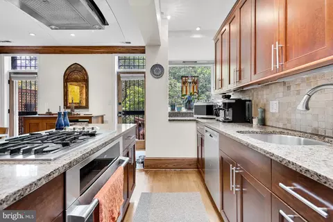 2016 15th St NW, Washington, DC 20009 photo 13