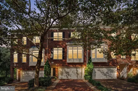 4017 Mansion Dr NW, Washington, DC 20007