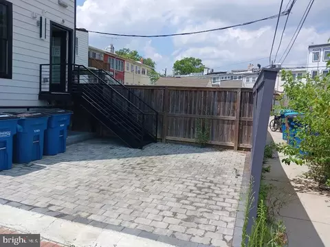 256 15th SE #5, Washington, DC 20003 photo 2