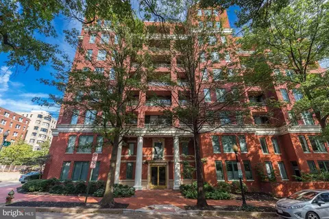 955 26th St NW #501, Washington, DC 20037