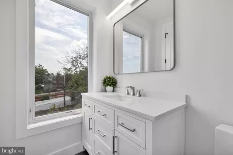321 V St NE #2, Washington, DC 20002 photo 25