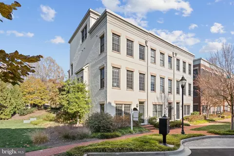 4543 Westhall Dr NW, Washington, DC 20007