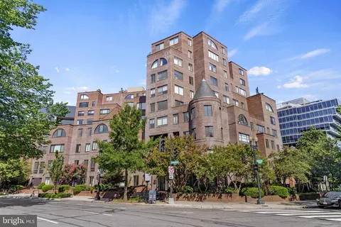3 Washington Cir NW #602, Washington, DC 20037