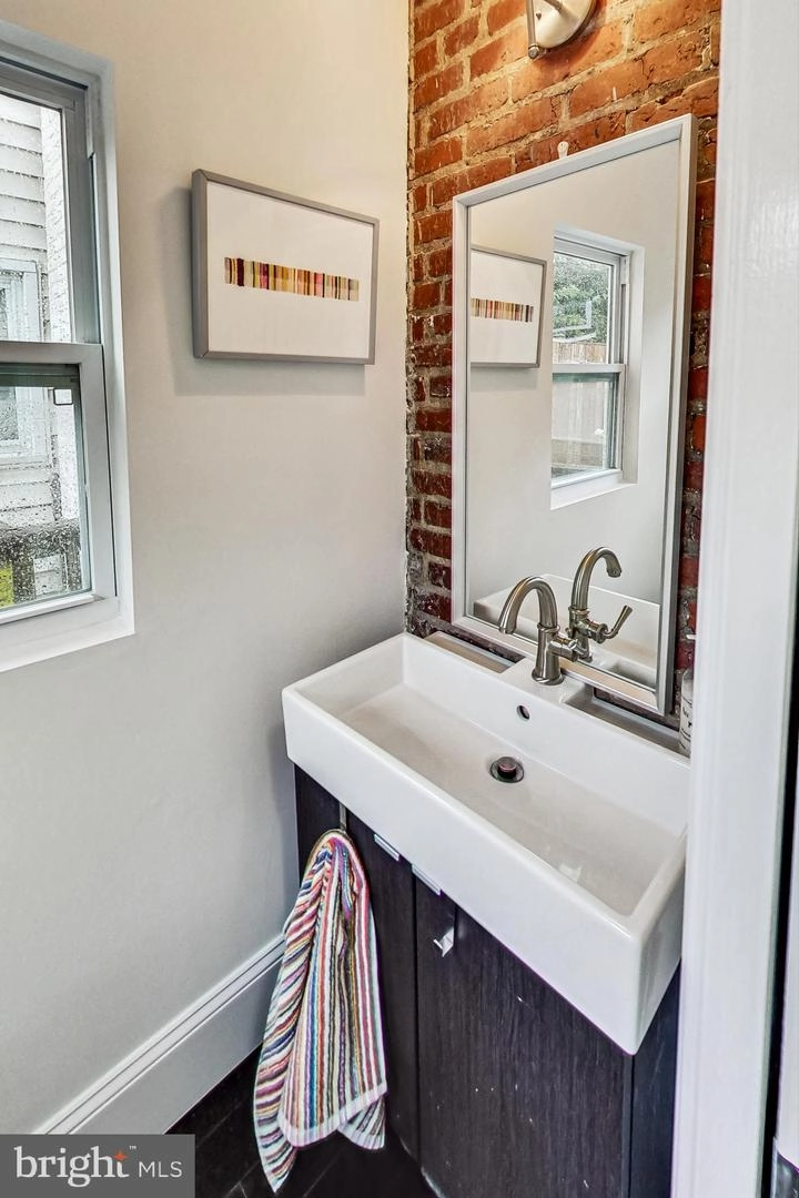 655 Morris Pl NE, Washington, DC 20002 photo 11