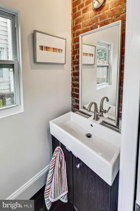 655 Morris Pl NE, Washington, DC 20002 photo 11