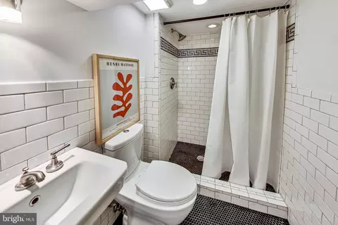 655 Morris Pl NE, Washington, DC 20002 photo 23