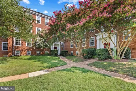 3823 Rodman NW #A19, Washington, DC 20016