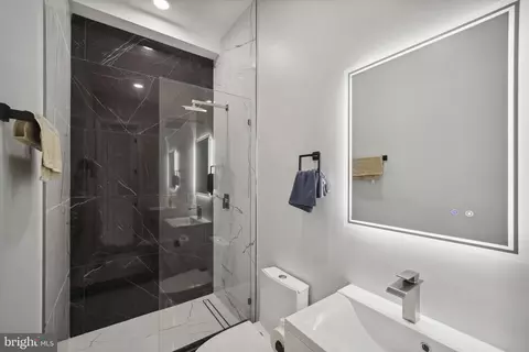 2213 M St NE #8, Washington, DC 20002 photo 15