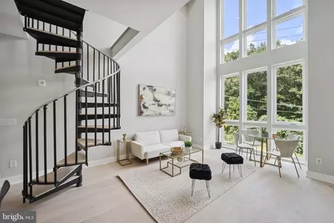 2213 M St NE #8, Washington, DC 20002
