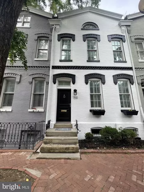 1511 Swann St NW, Washington, DC 20009