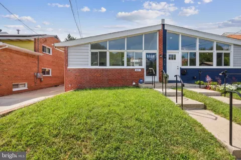 821 Kennedy St NE, Washington, DC 20011