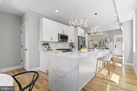 722 Tewkesbury Pl NW, Washington, DC 20012