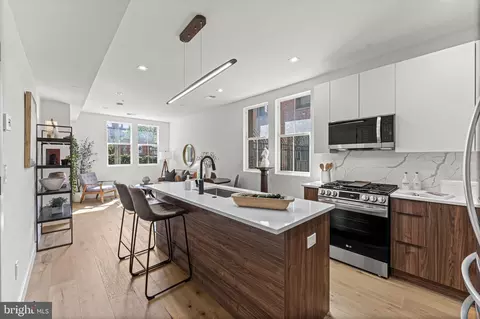 1619 Swann St NW #1, Washington, DC 20009