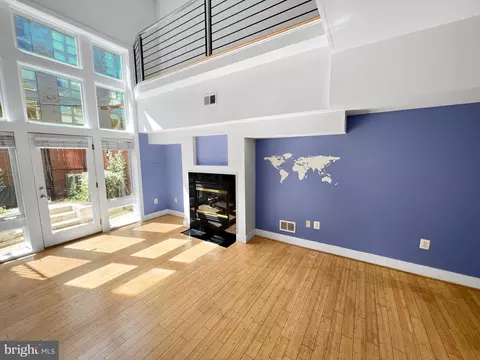 213 R St NE #A, Washington, DC 20002