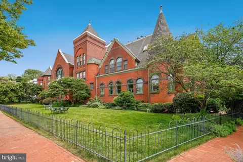 900 D St SE, Washington, DC 20003