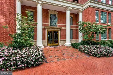 955 26th St NW #806, Washington, DC 20037