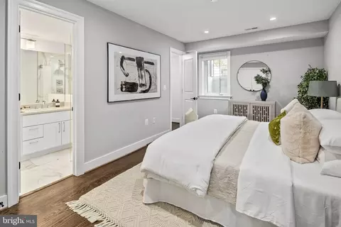 16 T St NE #1, Washington, DC 20002 photo 31