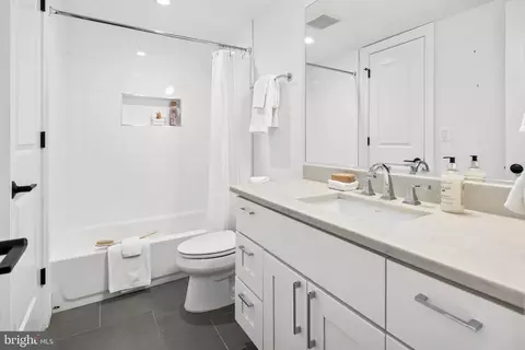16 T St NE #1, Washington, DC 20002 photo 28