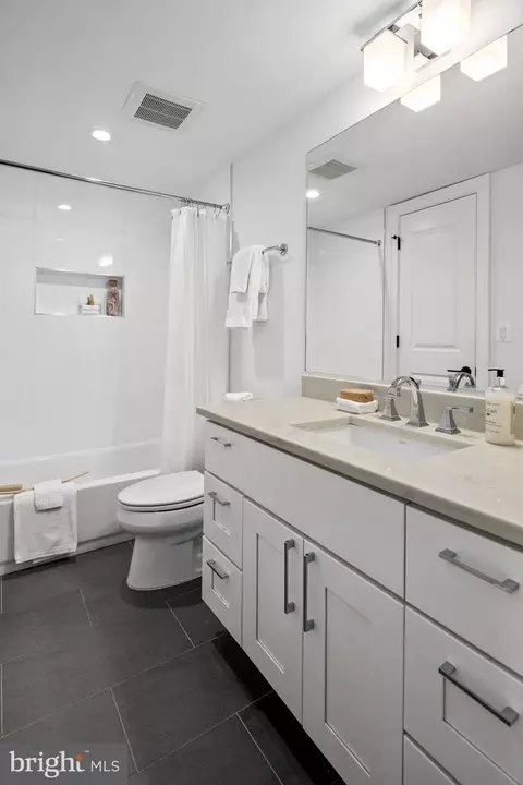 16 T St NE #1, Washington, DC 20002 photo 29