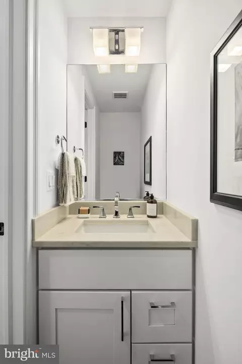 16 T St NE #1, Washington, DC 20002 photo 23