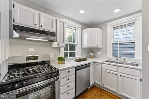 523 10th St SE, Washington, DC 20003 photo 15