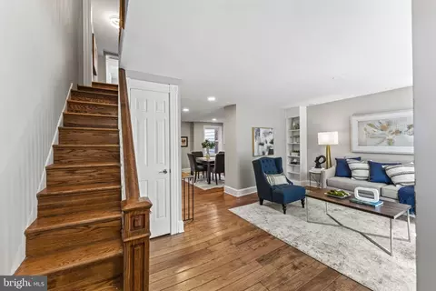 523 10th St SE, Washington, DC 20003 photo 2