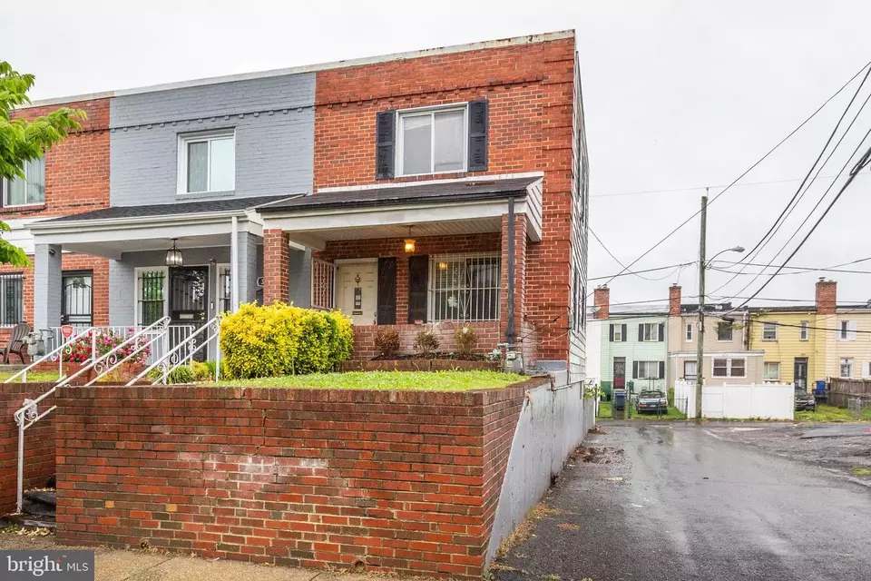  3378 Alden Pl NE, Washington, DC 20019 photo 1
