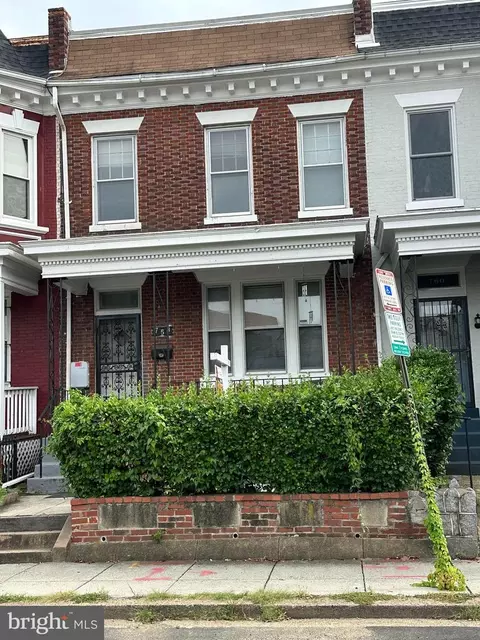 758 Newton Pl NW, Washington, DC 20010