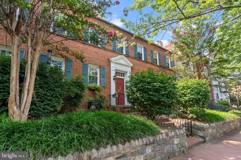 909 E Street St SE #5, Washington, DC 20003