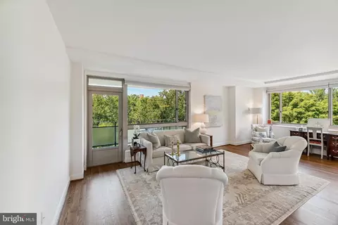 4101 Cathedral Ave NW #807, Washington, DC 20016