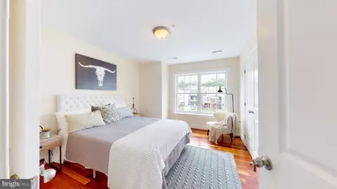 911 Kennedy St NW #10, Washington, DC 20011