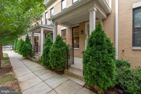 607 Lancaster St NE, Washington, DC 20017 photo 2