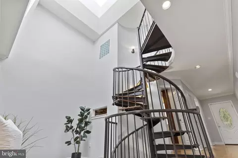 1329 Wallach Pl NW, Washington, DC 20009 photo 12