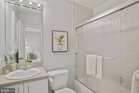 1329 Wallach Pl NW, Washington, DC 20009 photo 24
