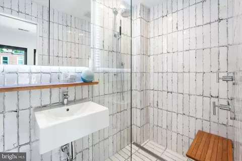 614 Morton Pl NE, Washington, DC 20002 photo 35