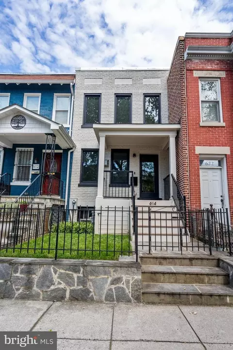614 Morton Pl NE, Washington, DC 20002 photo 2