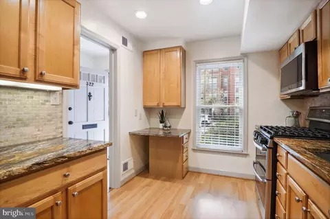 322 8th St SE, Washington, DC 20003 photo 5