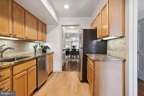 322 8th St SE, Washington, DC 20003 photo 3