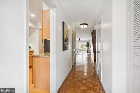 322 8th St SE, Washington, DC 20003 photo 2